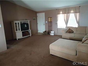 4th image of 33775 Arcadia Ln