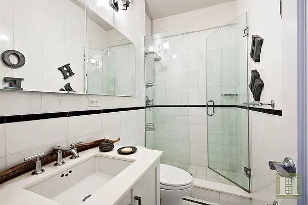 Rented by Halstead Real Estate | media 29