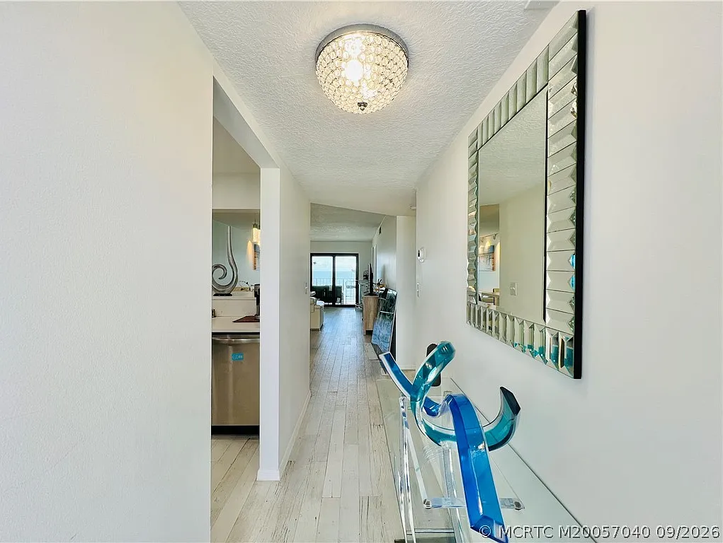 2 bed, 2.0 bath, 1053 sqft, $6,000 — Photo 2