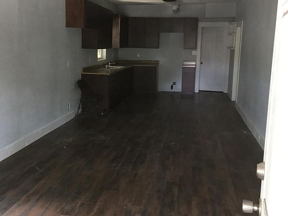 2nd image of 324 W Santa Gertrudis St