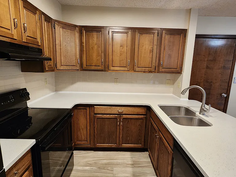 1023 E Redwood Rd — Photo 22