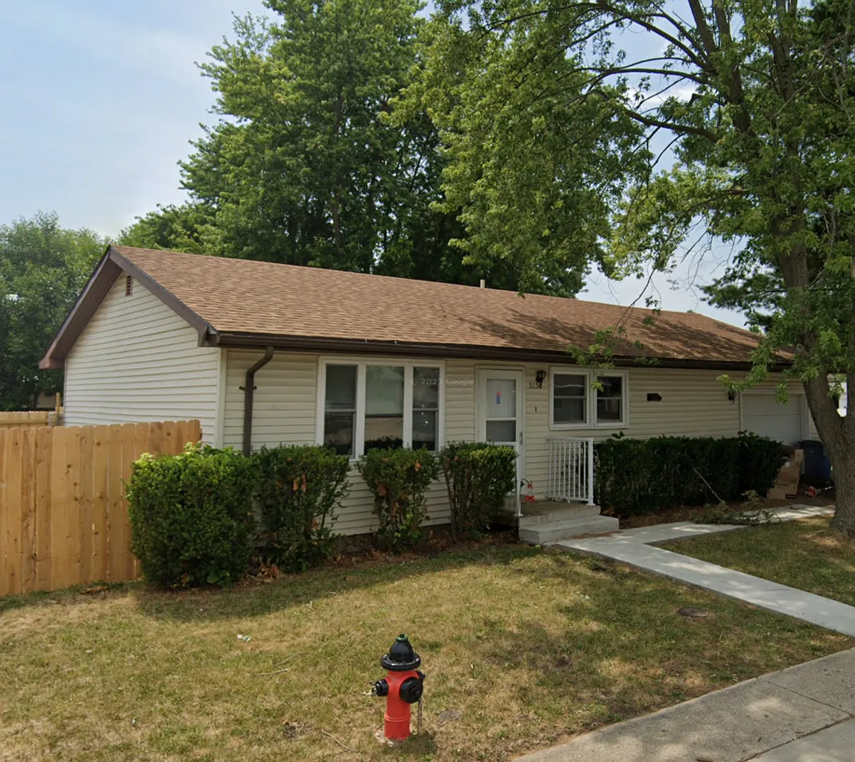 2 Bed 1.5 Bath in Twin Lakes Subdivision — Photo 1