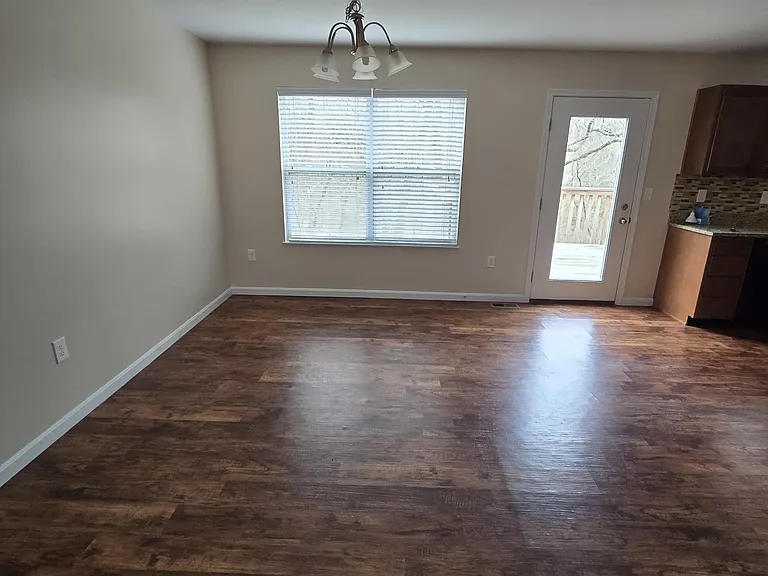 1514 Singh St — Photo 5