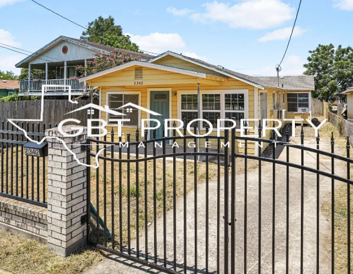 Fully Renovated 4 bedrooms 2 bathrooms! — Photo 1