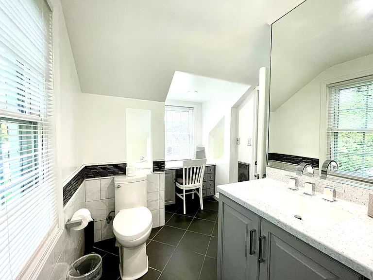 60 Devon Rd — Photo 38