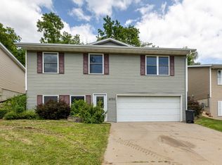 4050 Peru Rd, Dubuque, IA 52001