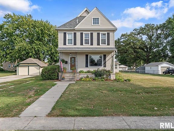 2nd image of 608 S Oakwood Ave