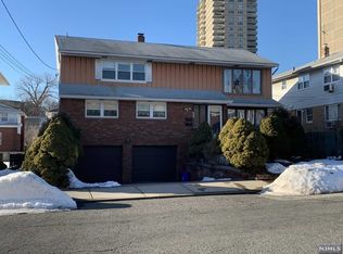 1539 9th St #2, Fort Lee, NJ 07024
