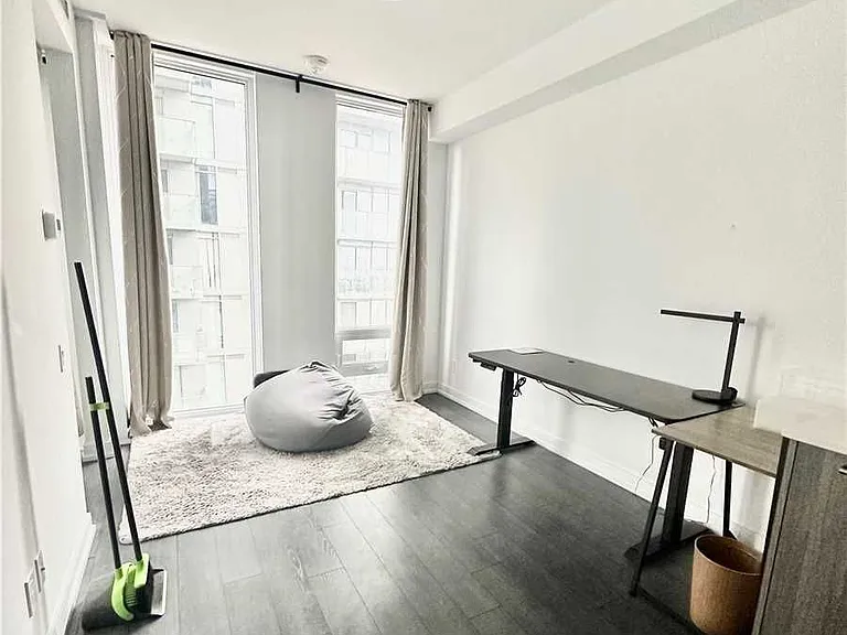 28 Wellesley St E #1105 — Photo 6
