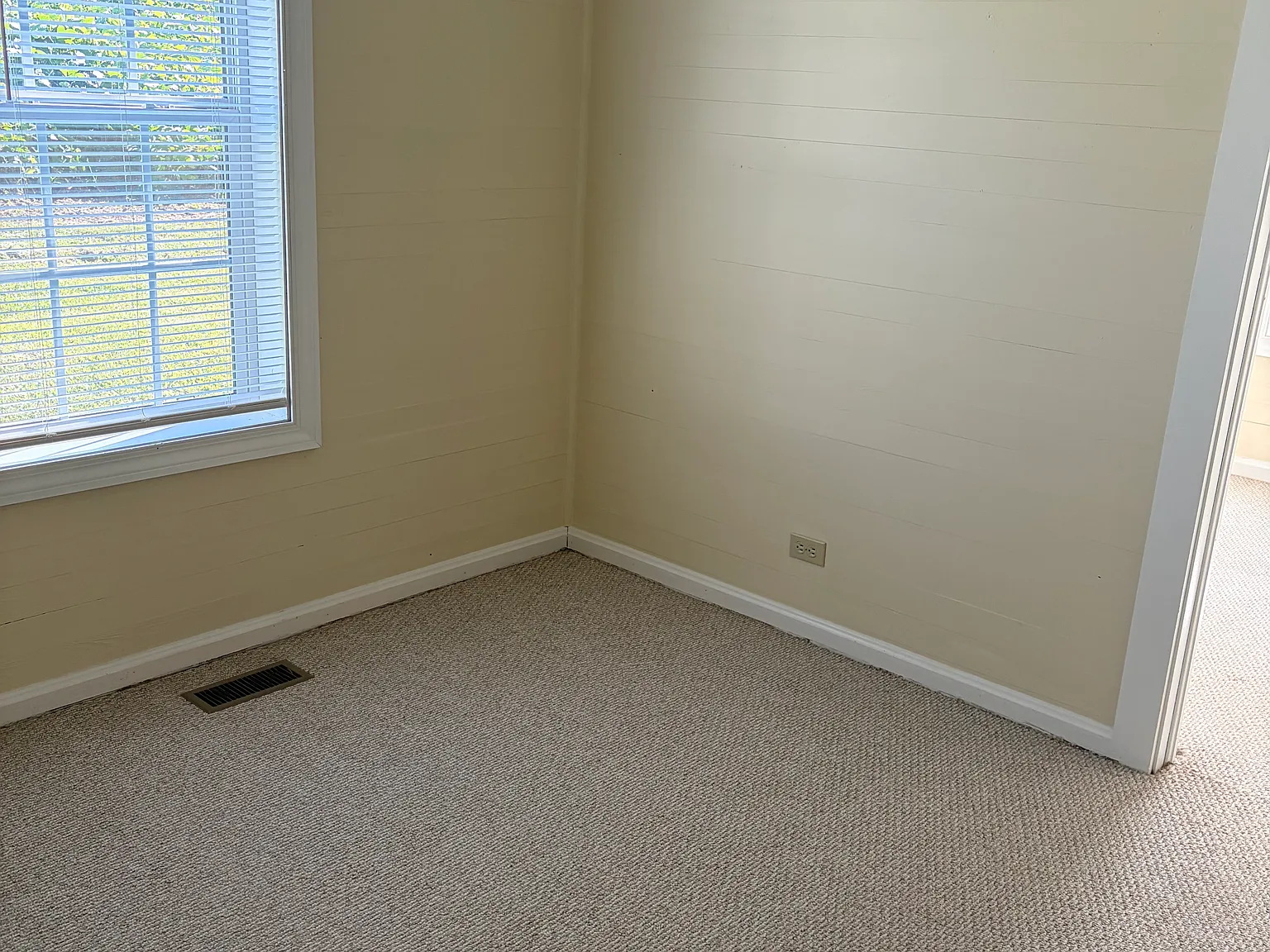 2 bed, 978 sqft, $1,650 — Photo 3