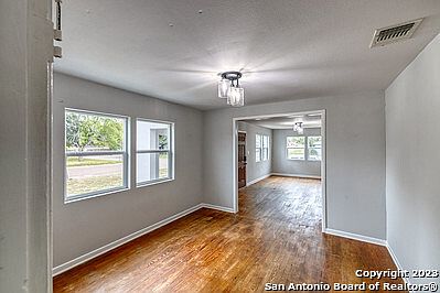 5th image of 412 S 9TH ST