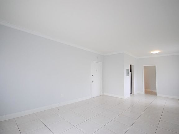5th image of 2124 Verdun Dr