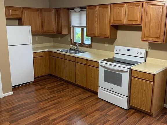 4th image of 613 Cedar St APT C