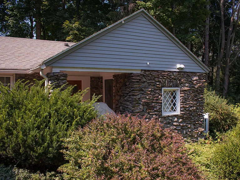 70 Newton St — Photo 8