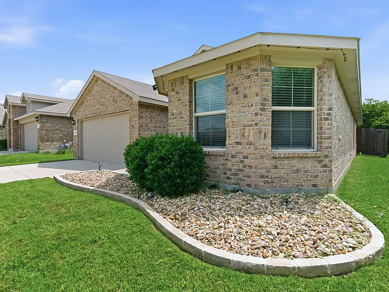 16308 Caledonia Ct — Photo 27