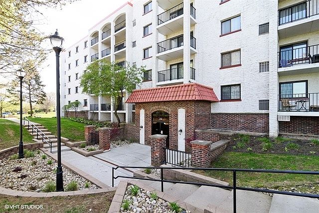 1st image of 450 Plum Creek Dr #2023