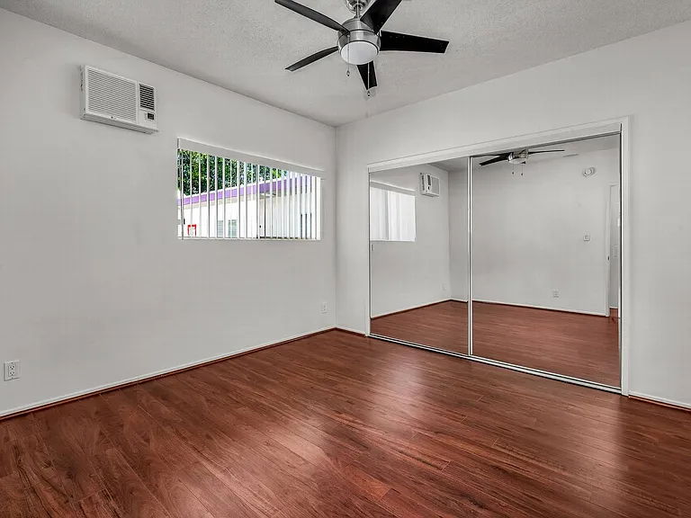 1426 N Vista St #10 — Photo 9