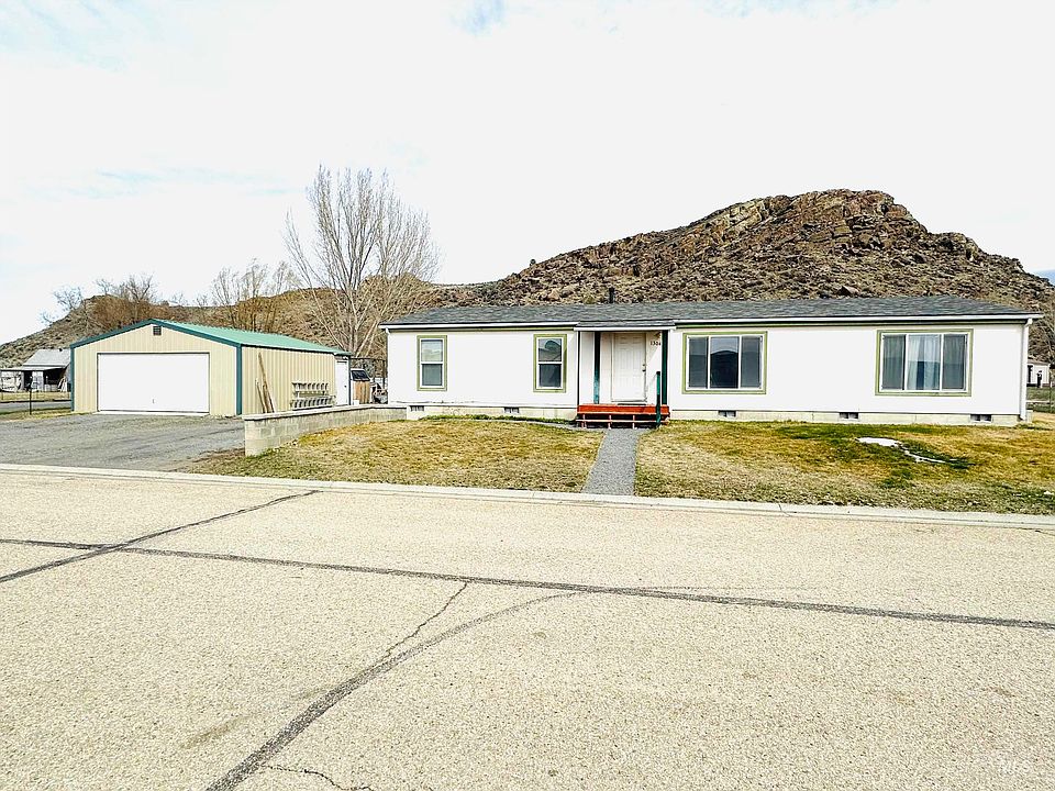 1st image of 1304 Young Field Ave