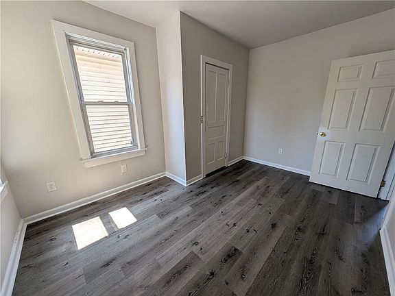 5th image of 2134 Freemansburg Ave Unit 2
