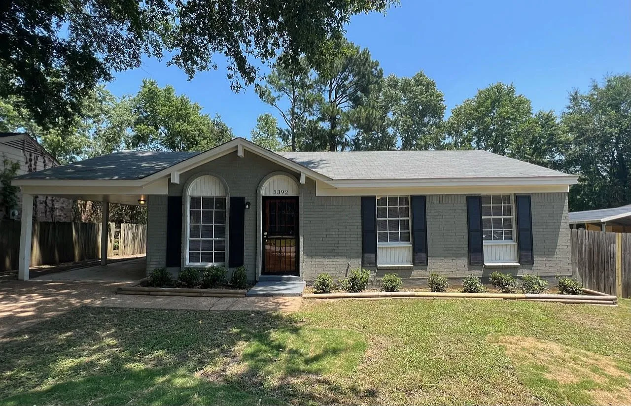 3392 Redcliff Dr — Photo 1