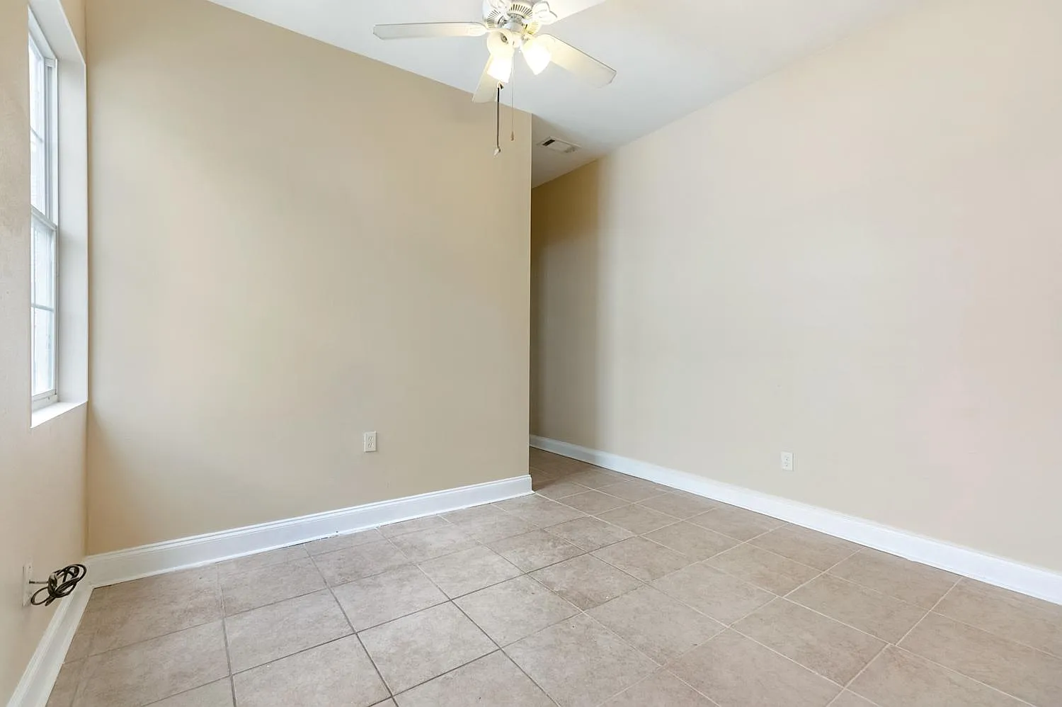 2 bed, 900 sqft, $1,150 — Photo 3
