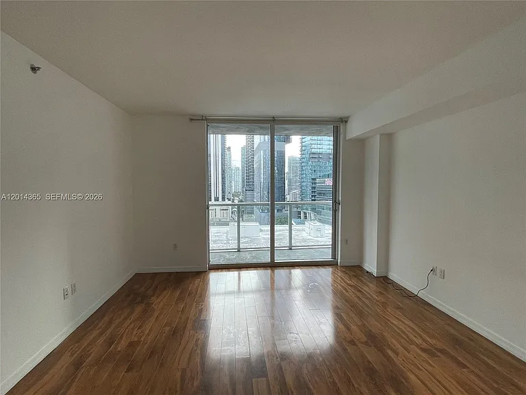 55 SE 6th St #2106 — Photo 17