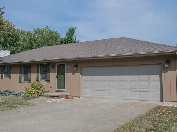 701 Thomas Dr, Heyworth, IL 61745