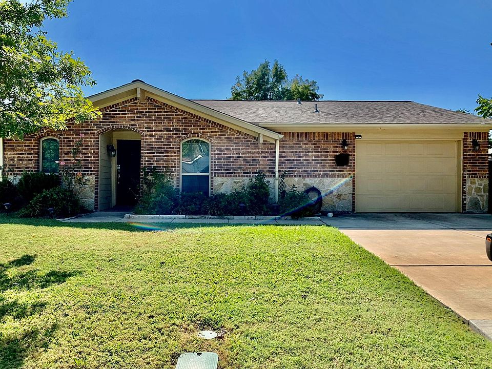 1st image of 2216 Lockwood Dr