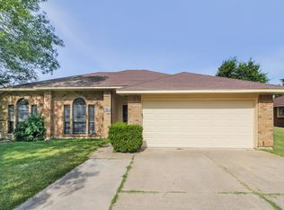 912 Blewitt Dr, Cedar Hill, TX 75104