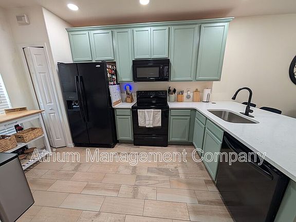 4th image of 2241 Trillium Park Ln