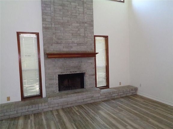 4th image of 5529 Crossgate South Dr