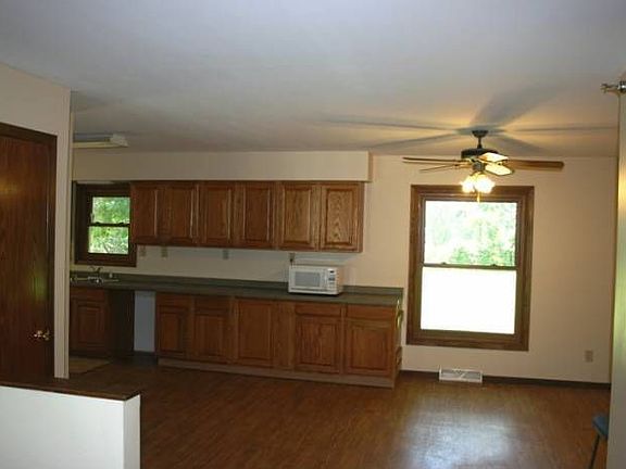 Large eat-in Kitchen