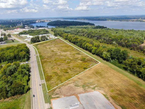 3020 Wayne Sullivan Dr, Paducah, KY 42003