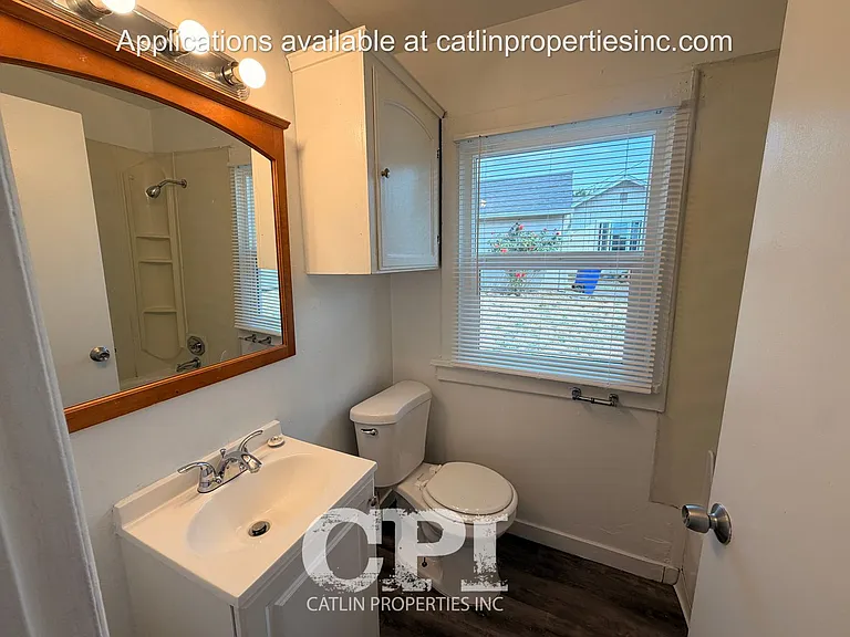 801 Columbia St — Photo 16