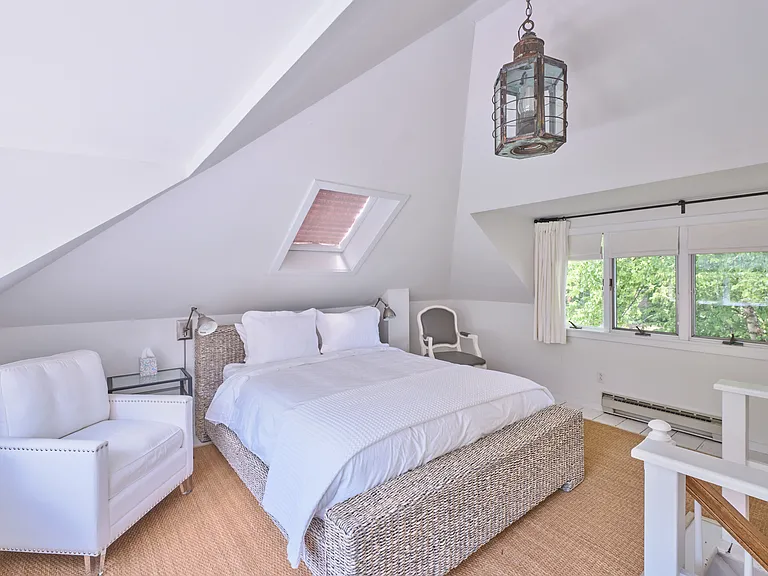 2nd Floor - Cottage Bedroom
