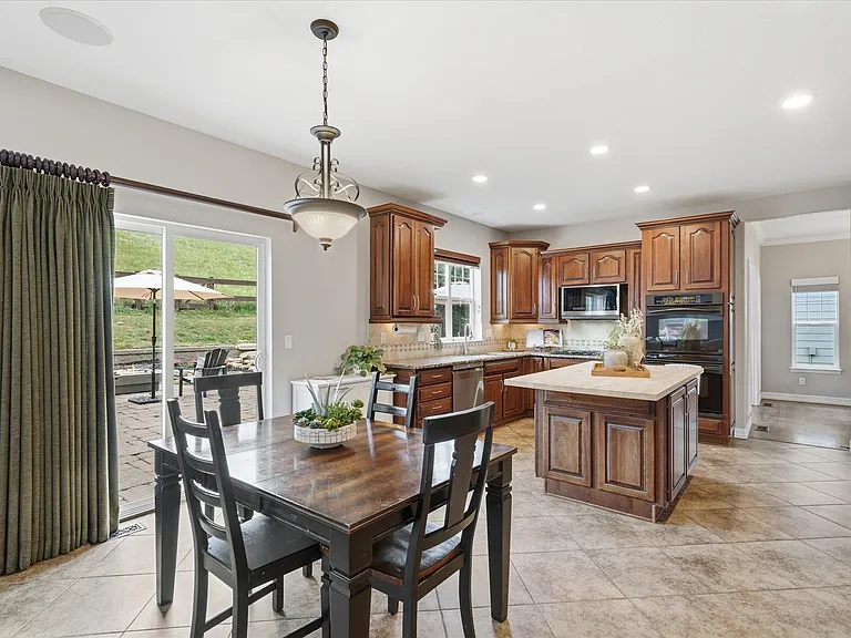 2212 Ridgetrail Dr — Photo 20
