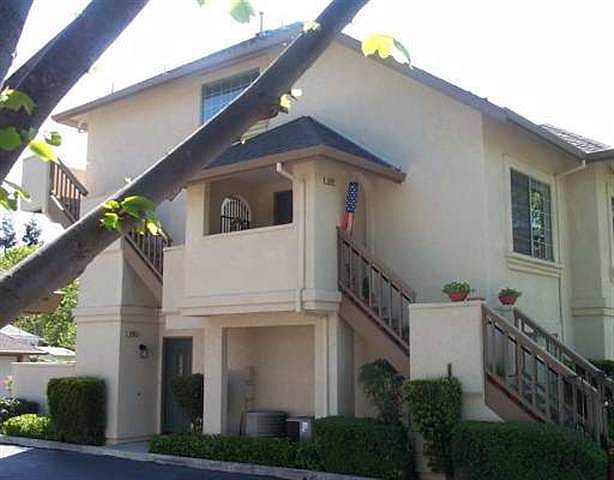 1st image of 585 Rose Ave Unit 585