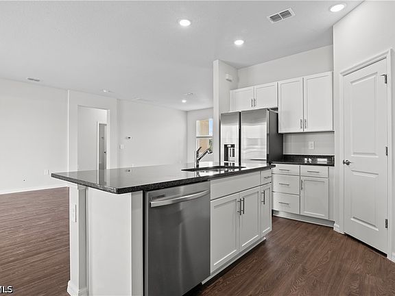 3rd image of 3901 NE 19th Ave