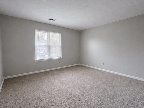 5th image of 340 Red Oak Run SW