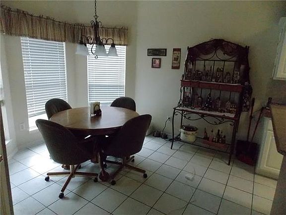 2nd image of 1156 Breezewood Dr