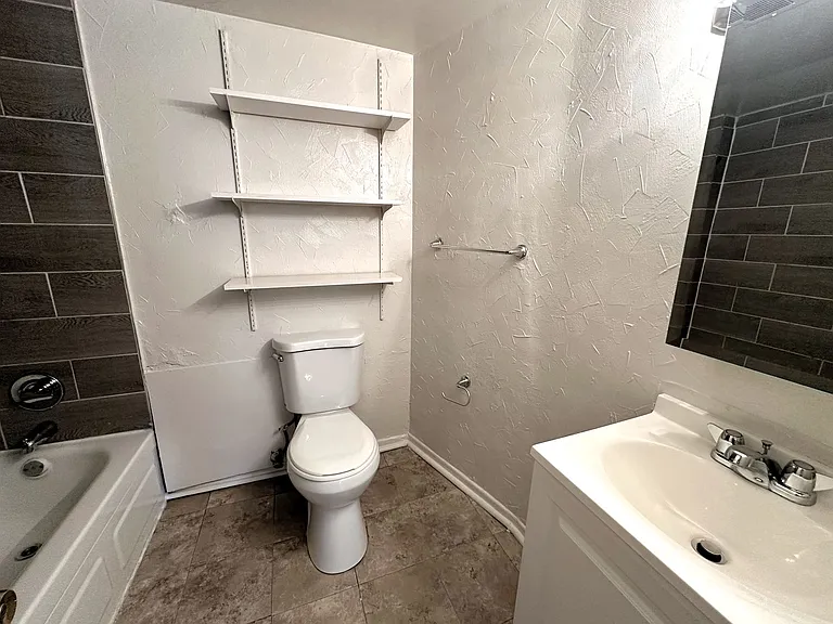 Friendship - Apartments for Rent in Pittsburgh — Photo 3