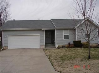 723 W Pearl St, Bolivar, MO 65613