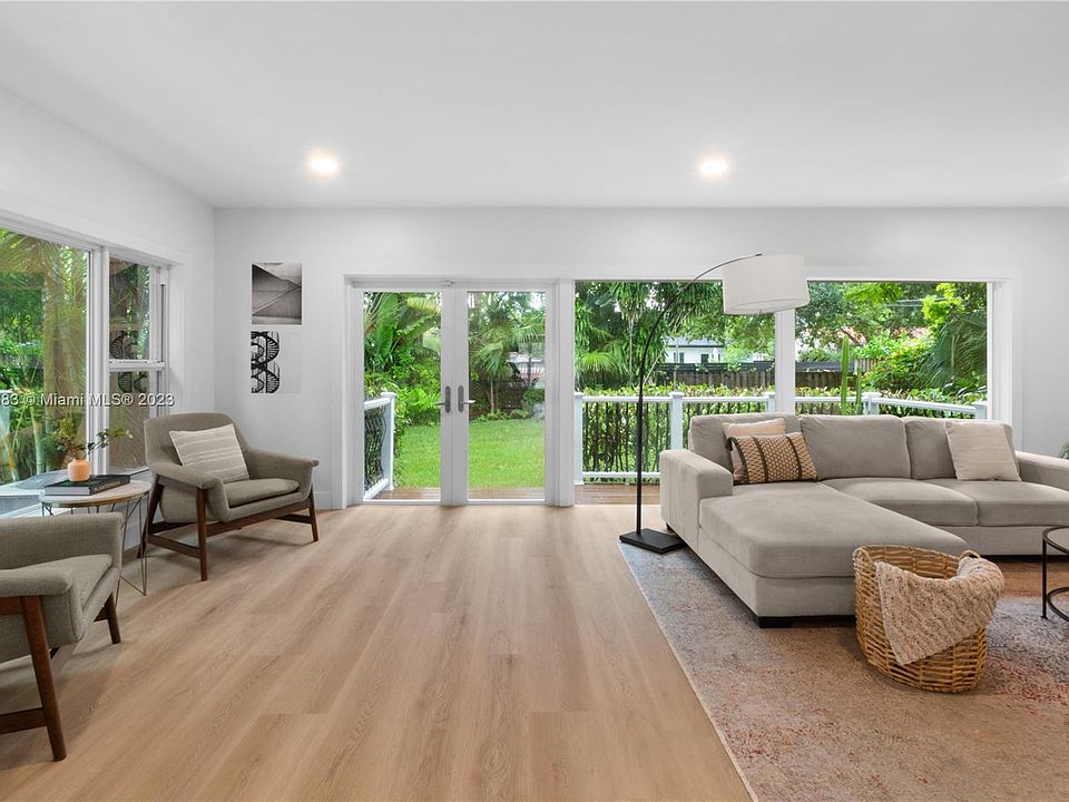 1st image of 10634 NE 10th Pl