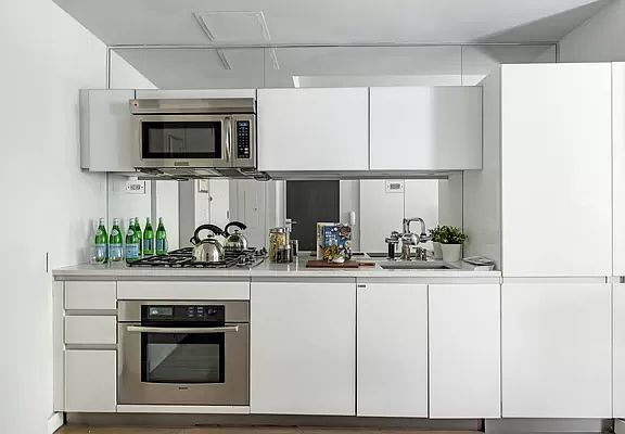 5th image of 425 E 13th St APT 3L