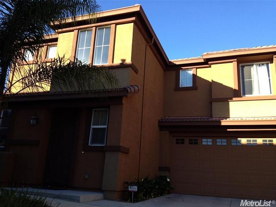 2nd image of 361 Caravaggio Cir