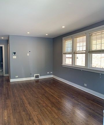 4th image of 10620 S Sacramento Ave