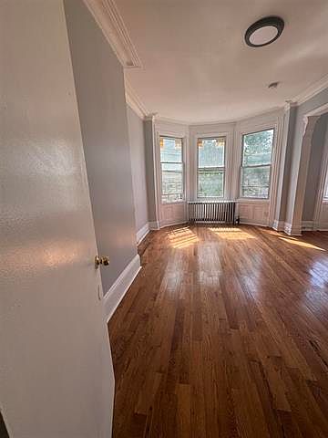 2nd image of 35 Arlington Ave Floor 1