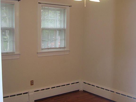 2nd image of 15 E Custis Ave