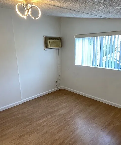 1943 Vista Del Mar Ave #4 — Photo 10