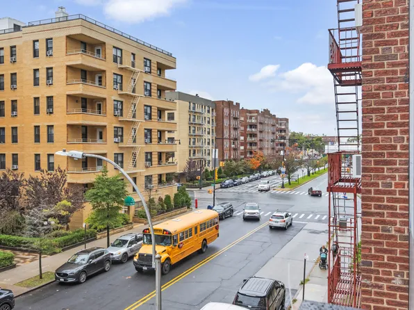 15 West End Avenue image 33 of 33